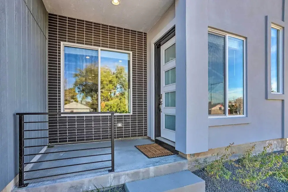 6 Mi to Dtwn Denver: Townhome w/ Patio!