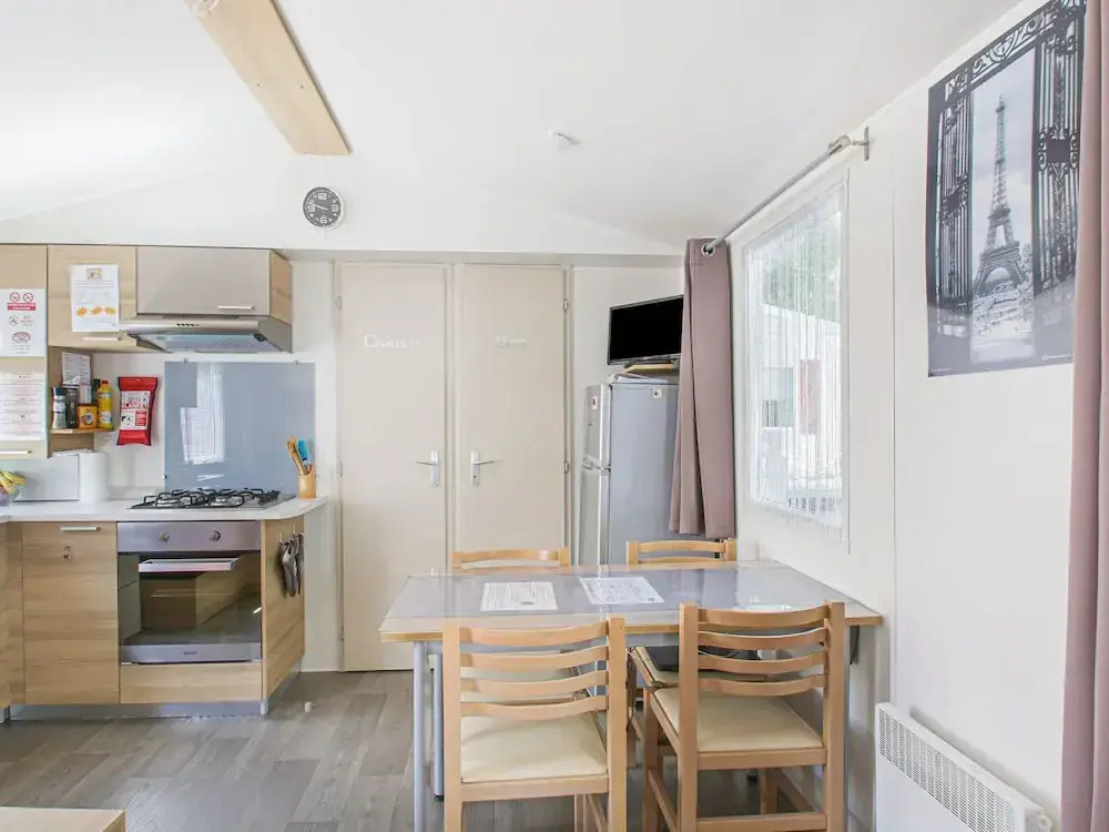Swanky Mobile Home in Saint Jean de Monts near Seabeach
