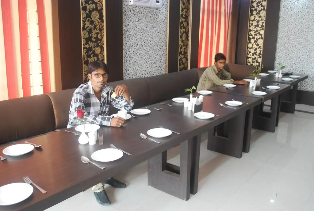 Hotel O Gayatri Palace