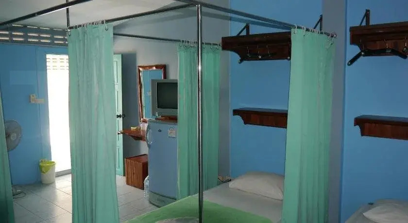 Dive Den