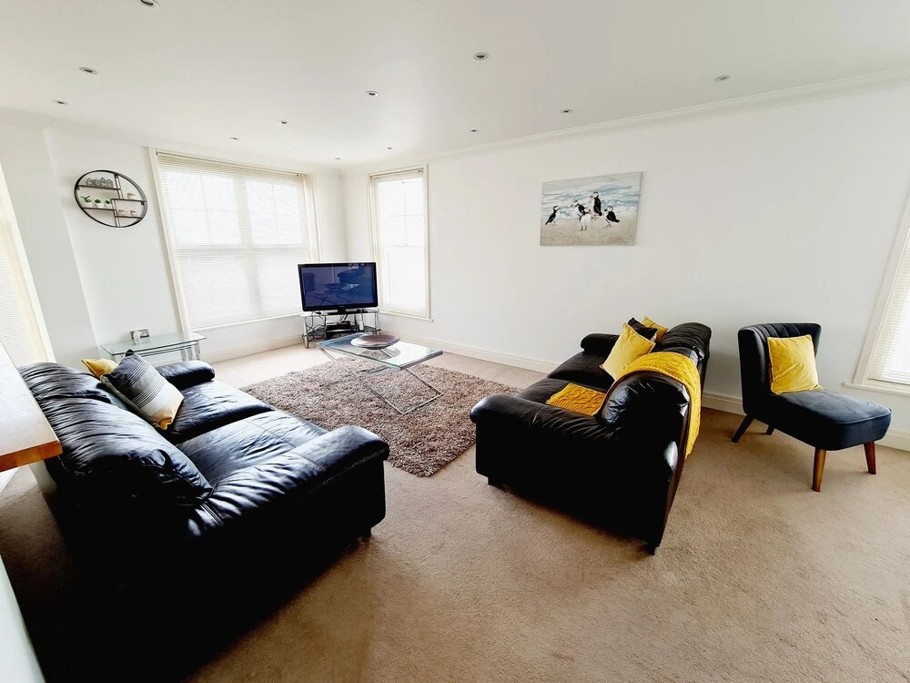 Off the Hook - Luxury Beach Apartment - Sleeps 4