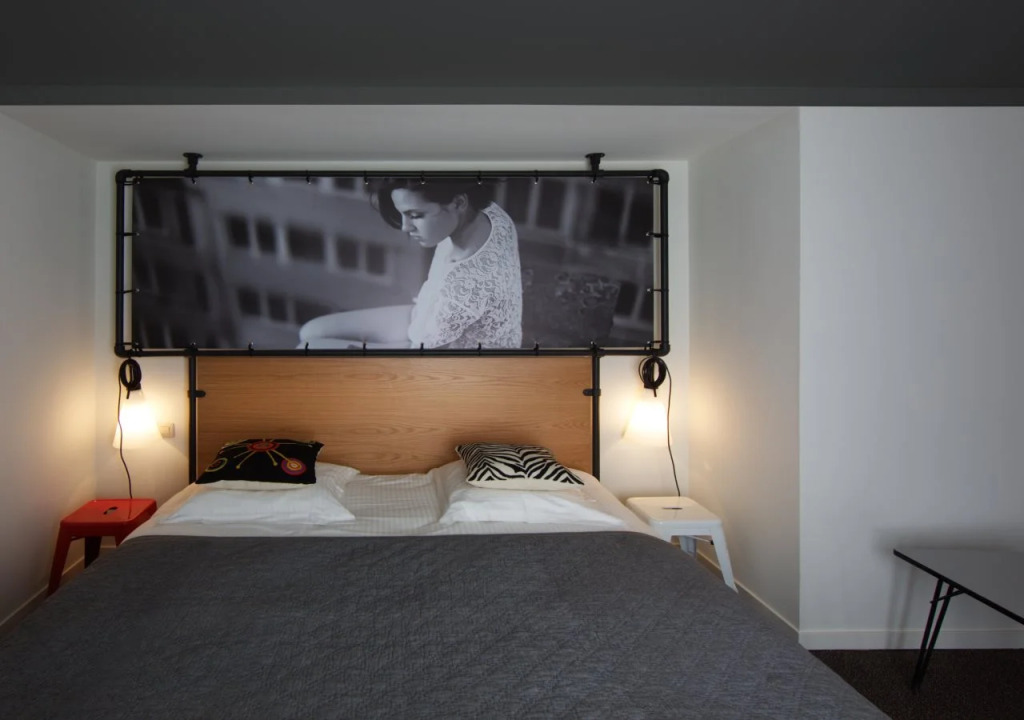 Zoom Hotel