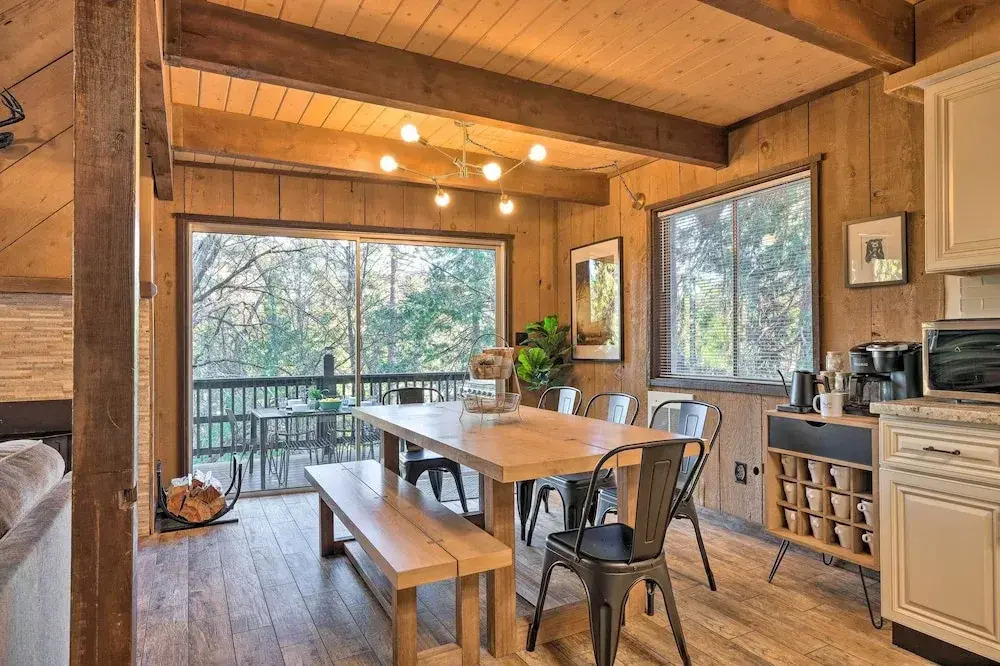 Near Trails: Cabin w/ 2-level Deck in Twain Harte