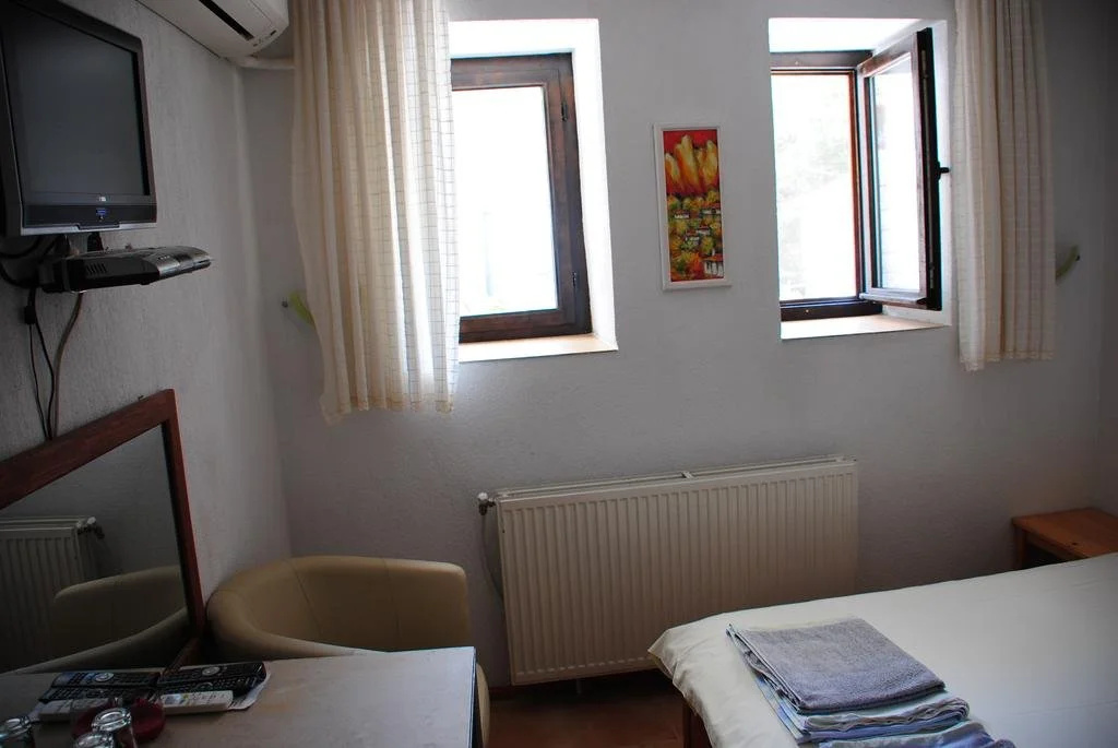 Tonis Guest House