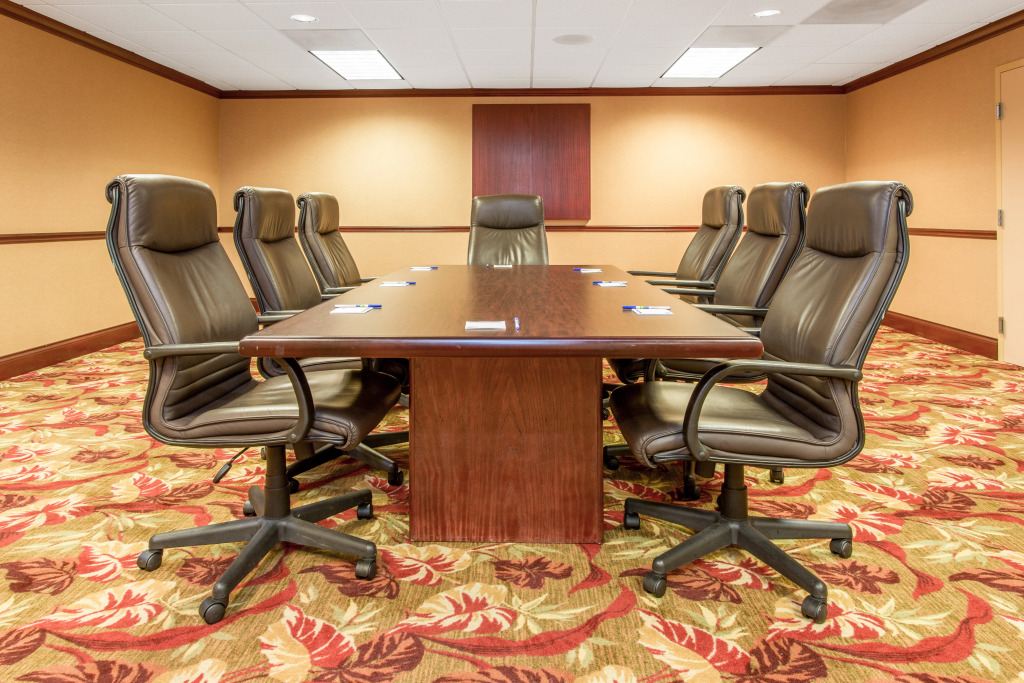 Holiday Inn Express & Suites Bloomington by IHG