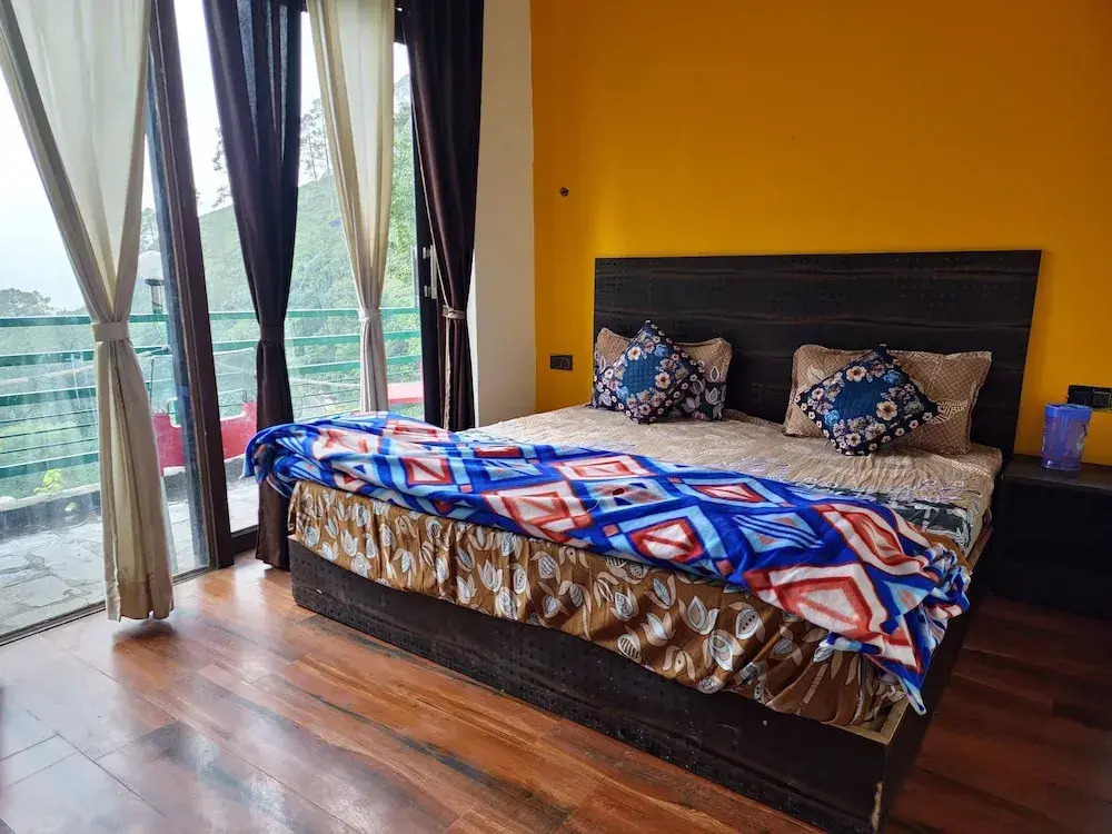 Hotel Relax Max Sariyatal Nainital
