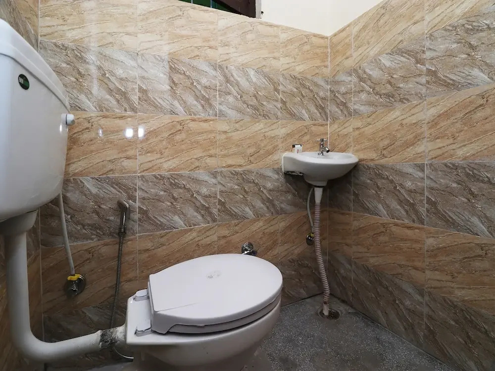 OYO 22917 Cgr Residency
