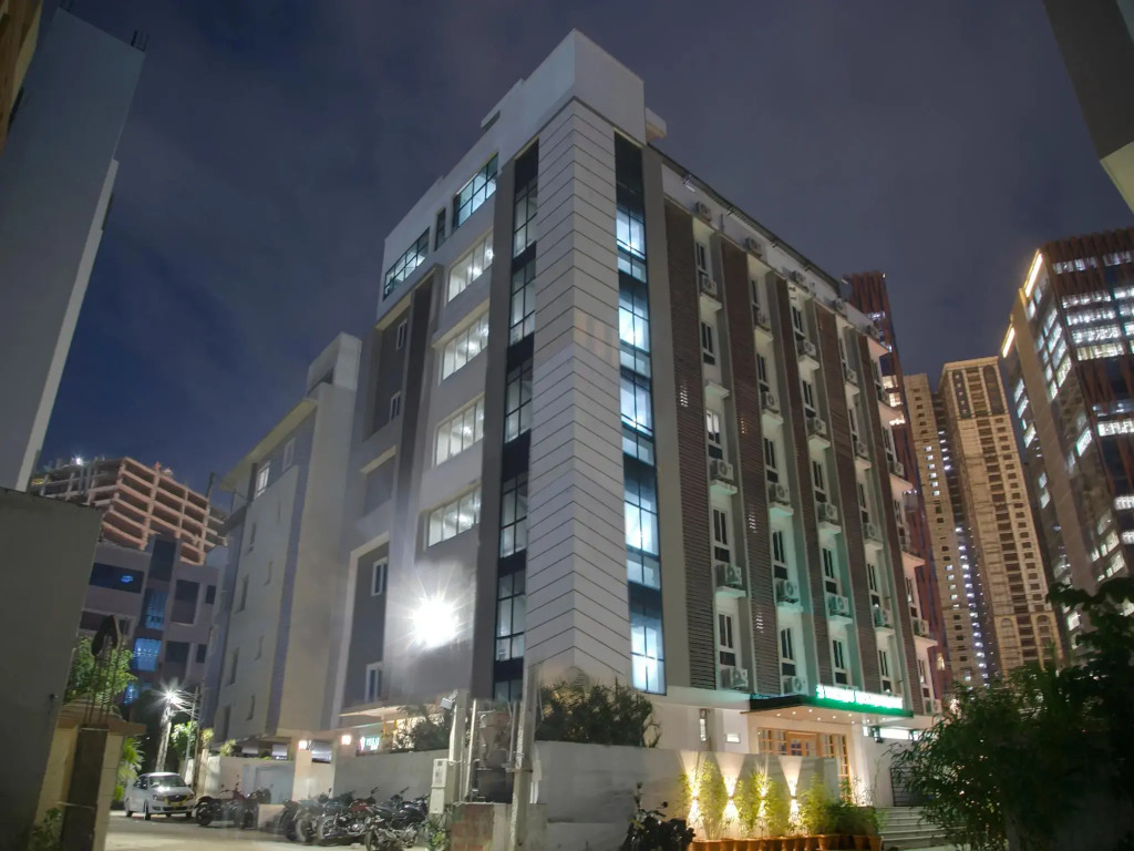 FabHotel Veeraj Suites