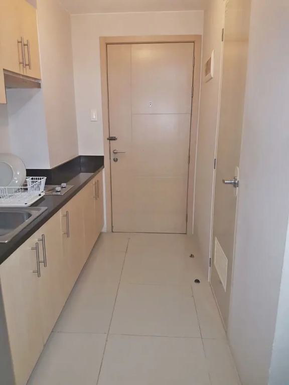 High-Tech Studio at Grass Residences -2 persons only, Quezon City