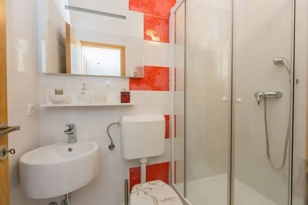 A1 - Modern Luxury apt w. 2 Balconies & sea View