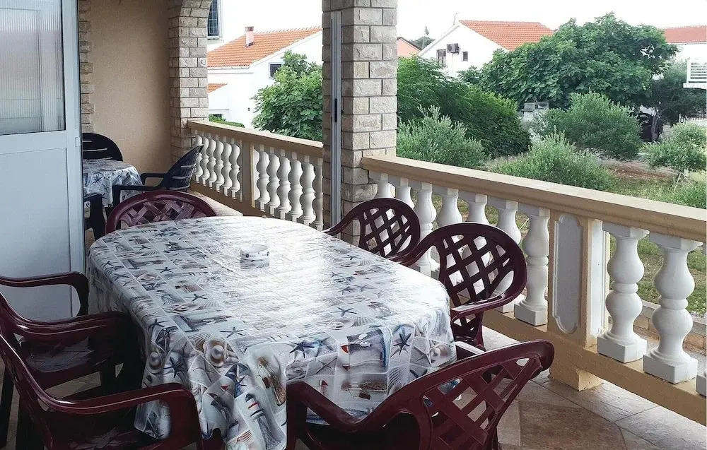 Beautiful Apartment in Vir With 1 Bedrooms and Wifi