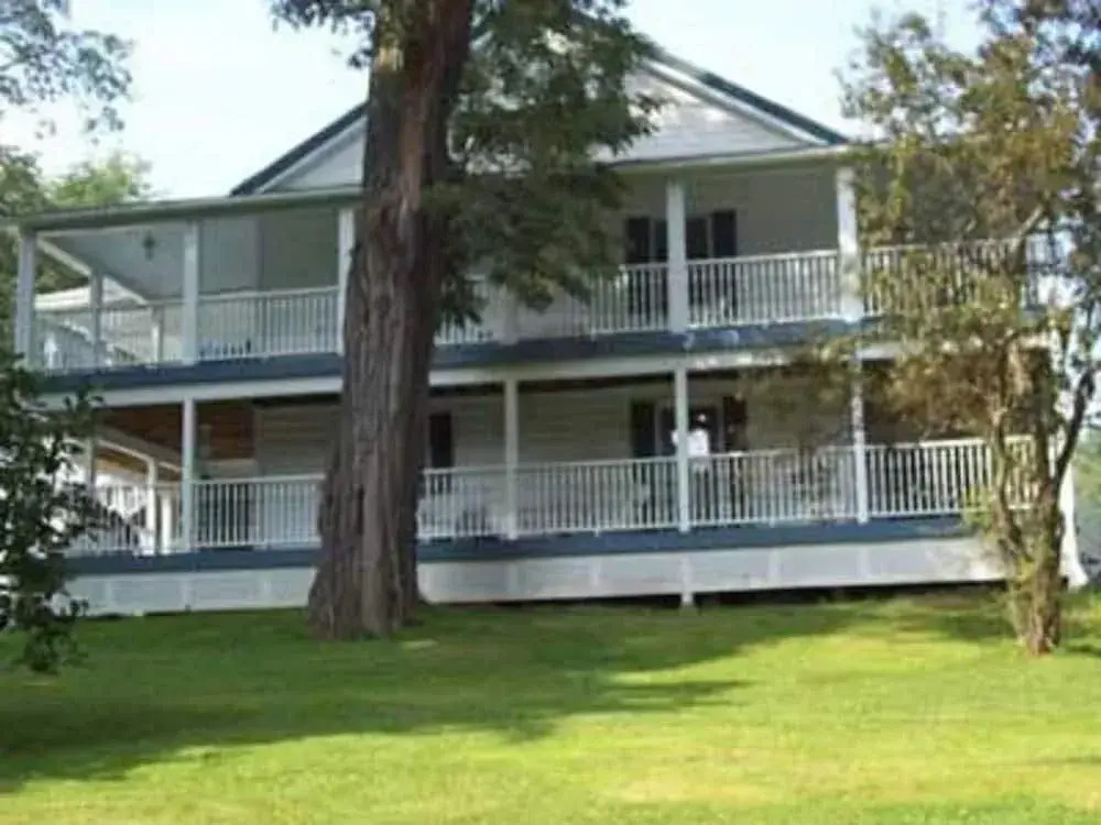 Locust Tree Bed and Breakfast LLC