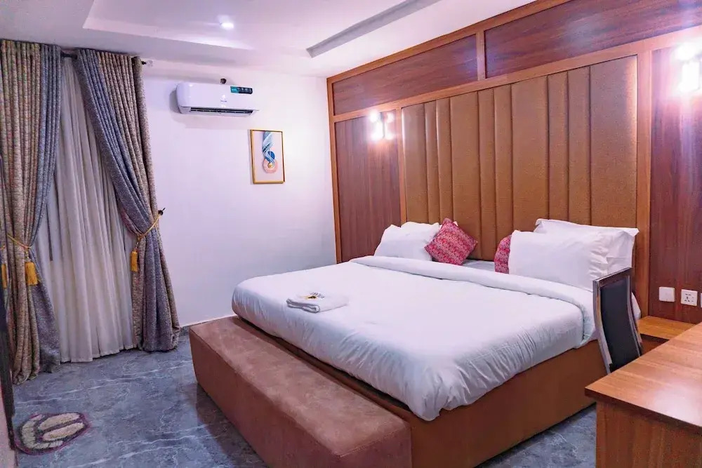 Rolarz Resorts & Hotel