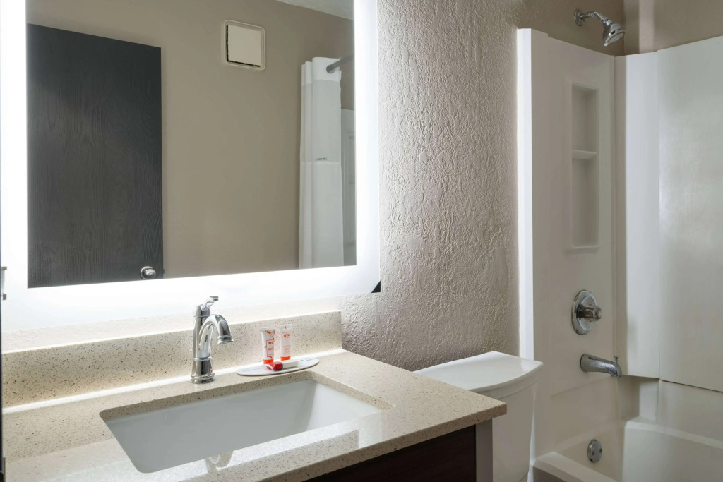 Super 8 by Wyndham Merrillville