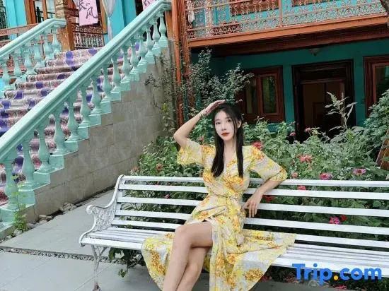Hi YiLi·blue lane villa(Yili Old Town Kazanqi Branch)