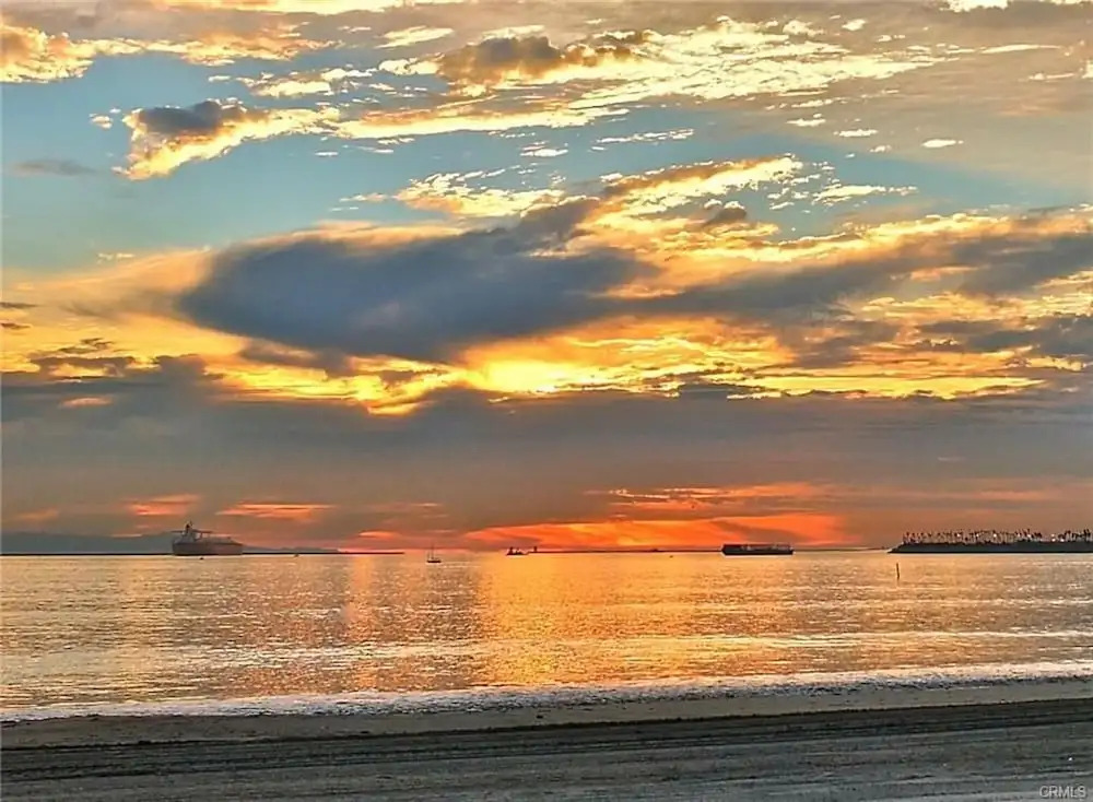 Steps to Beach & Alamitos Bay - World Cup Venue Nearby