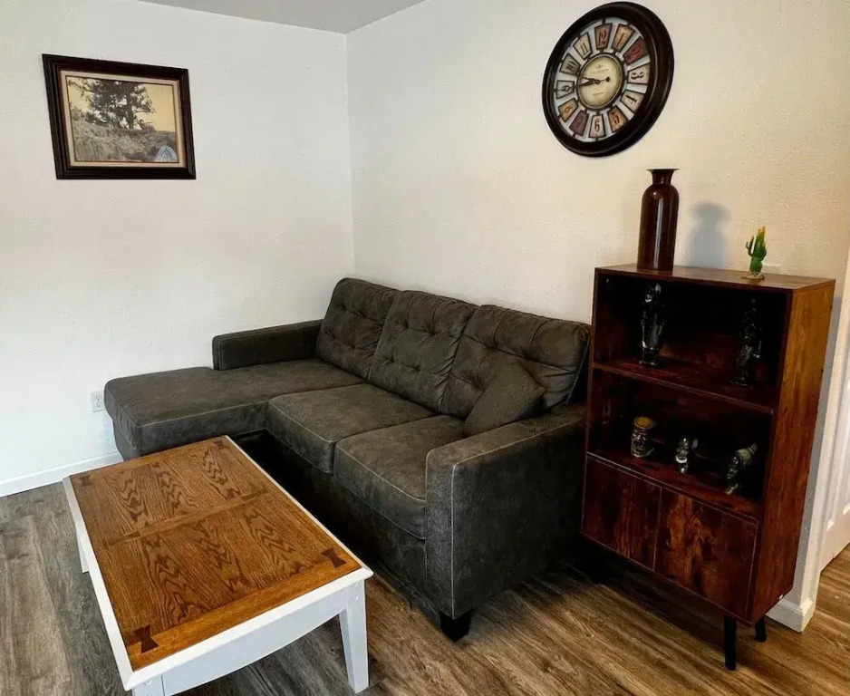 Southside 3bd 2bt apartment