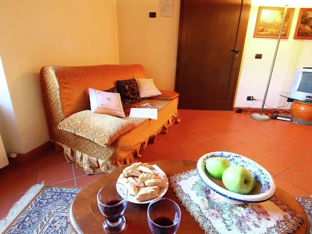 Attractively Furnished Apartment on a Large Estate in the Chianti Region