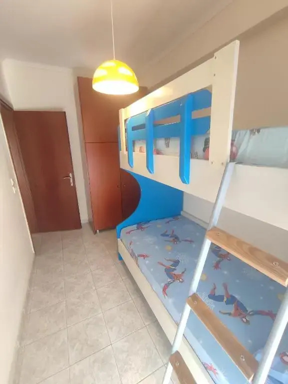 Dreamy 2 bedroom condo with free parking