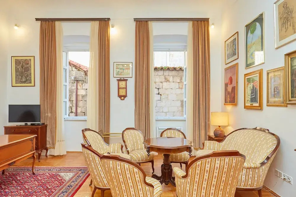 Apartment Misir