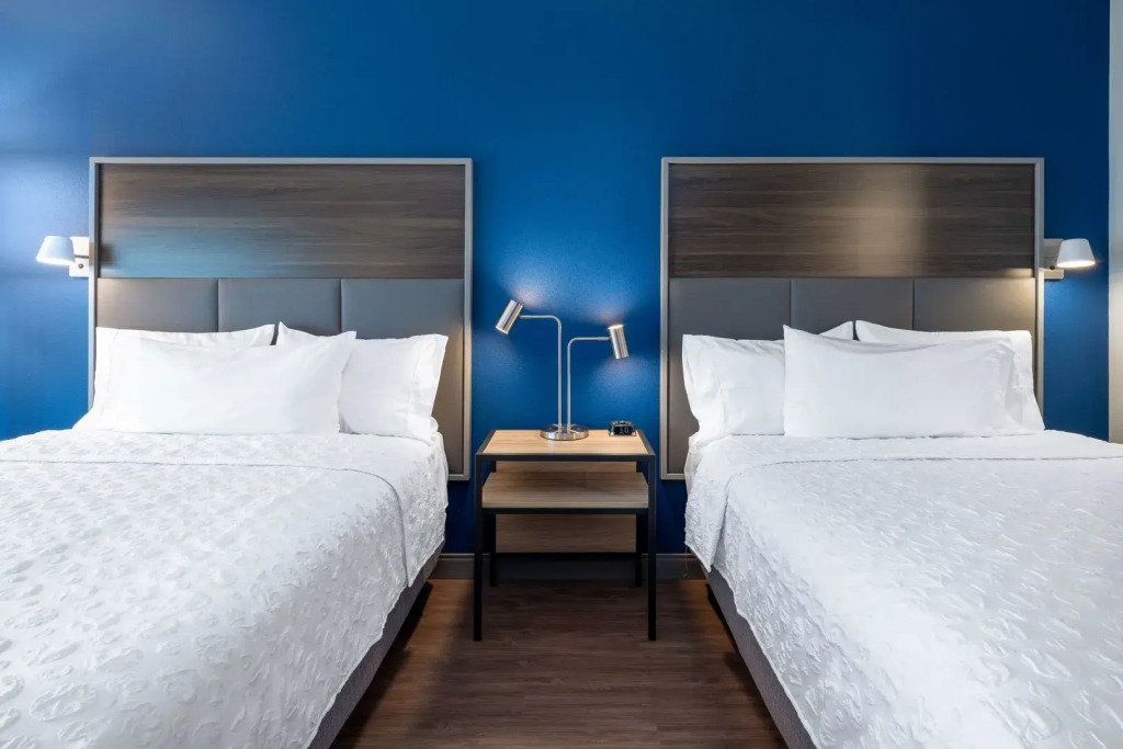 Tru by Hilton Naperville Chicago
