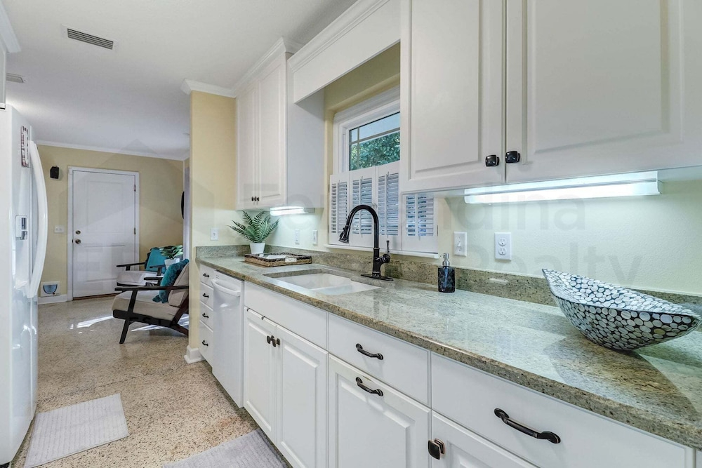 223 Lighthouse Circle