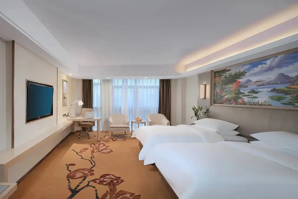 Vienna International Hotel (New Economic Development Zone store of Nanchang West Railway Station)