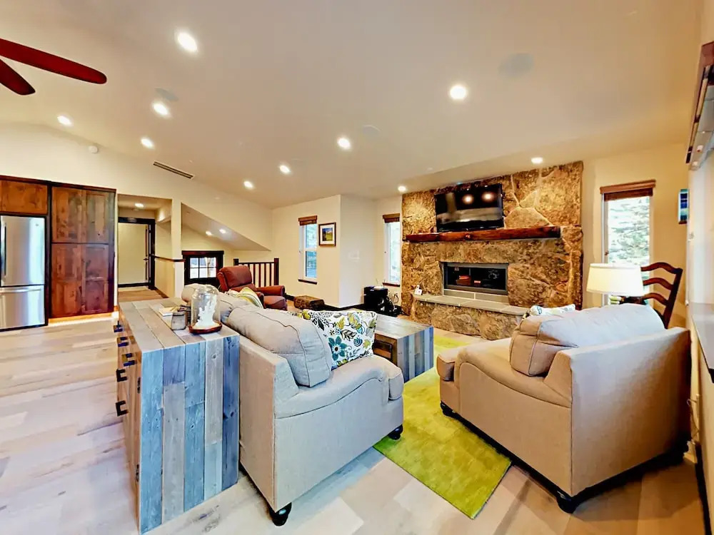1183 Prospector Trl Home