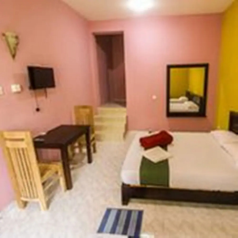 Yoho Bro Hotel