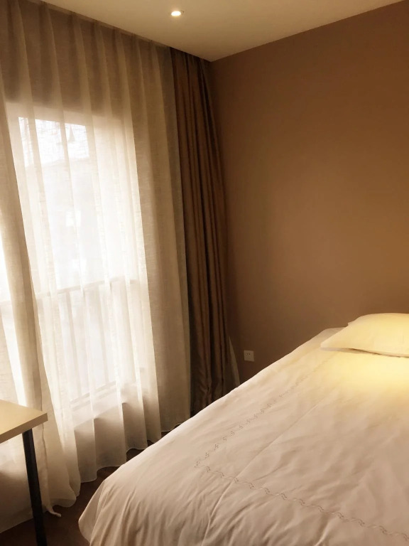 Chengdu Junyue CEO Boutique Apartments