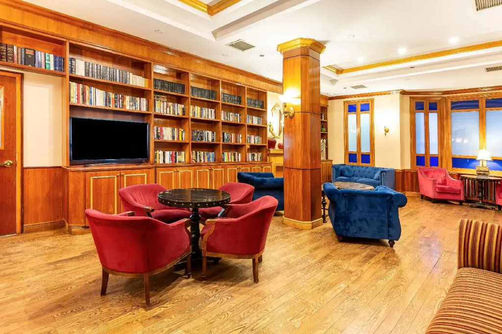 Hotel St. James