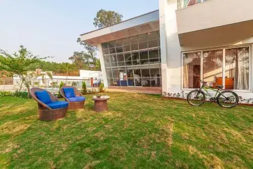 StayVistas White Pebbles - A Villa with Theater Room & Swimming Pool