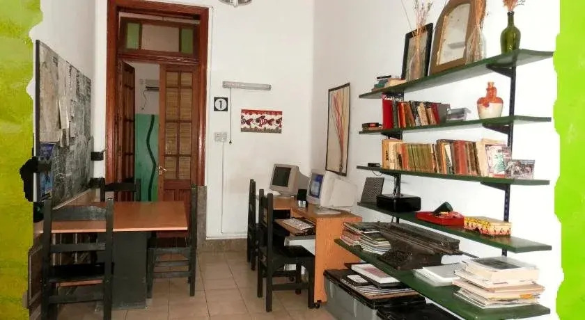Llanura Hostel