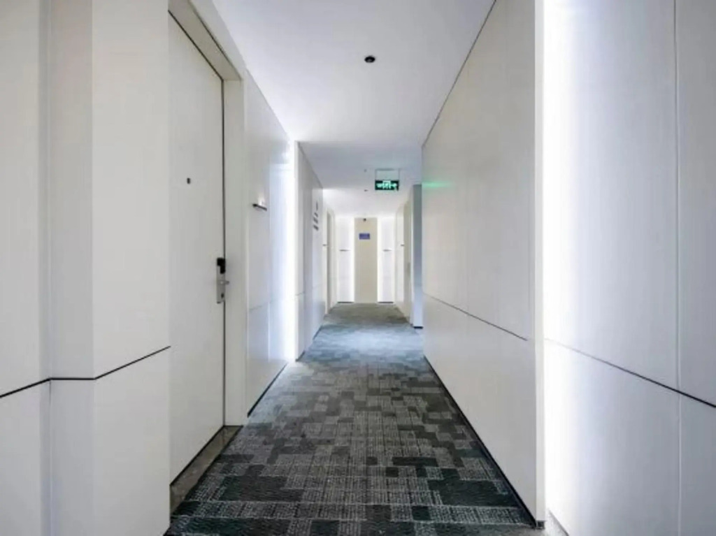 Yiwu Qingtao E-sports Hotel