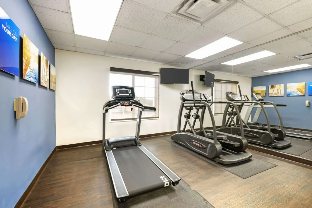 Comfort Suites Downtown