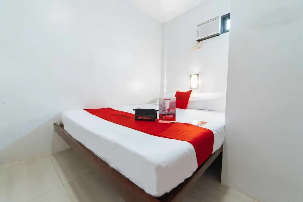 RedDoorz at San Antonio Binan Laguna