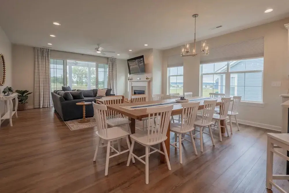 2728 Harbor Court