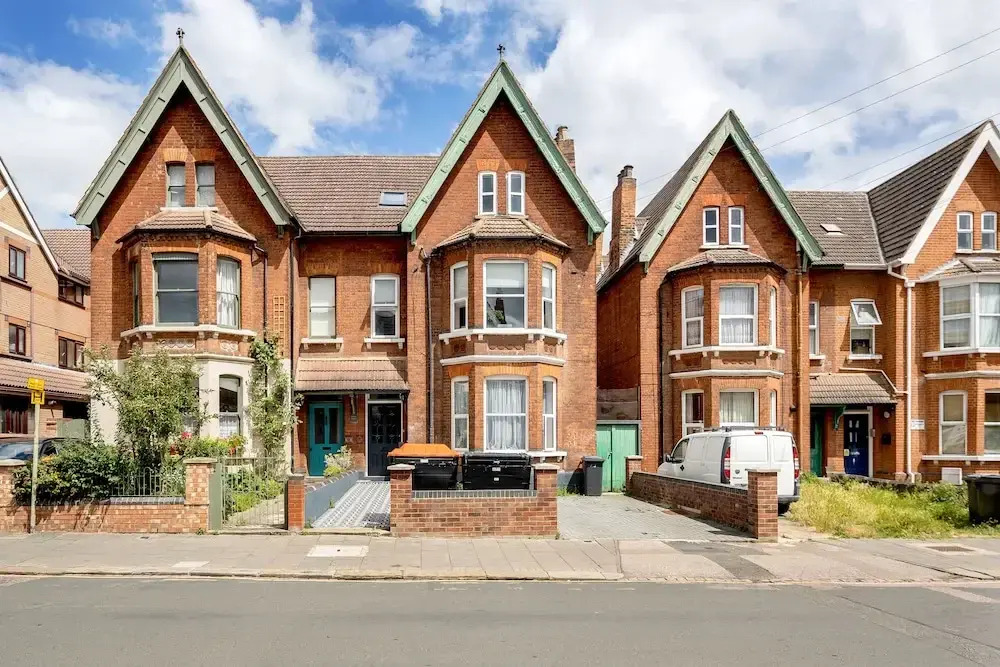 1BR Victorian House Near Bedford City Centre