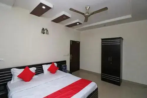 Hotel Abinashi by OYO Rooms