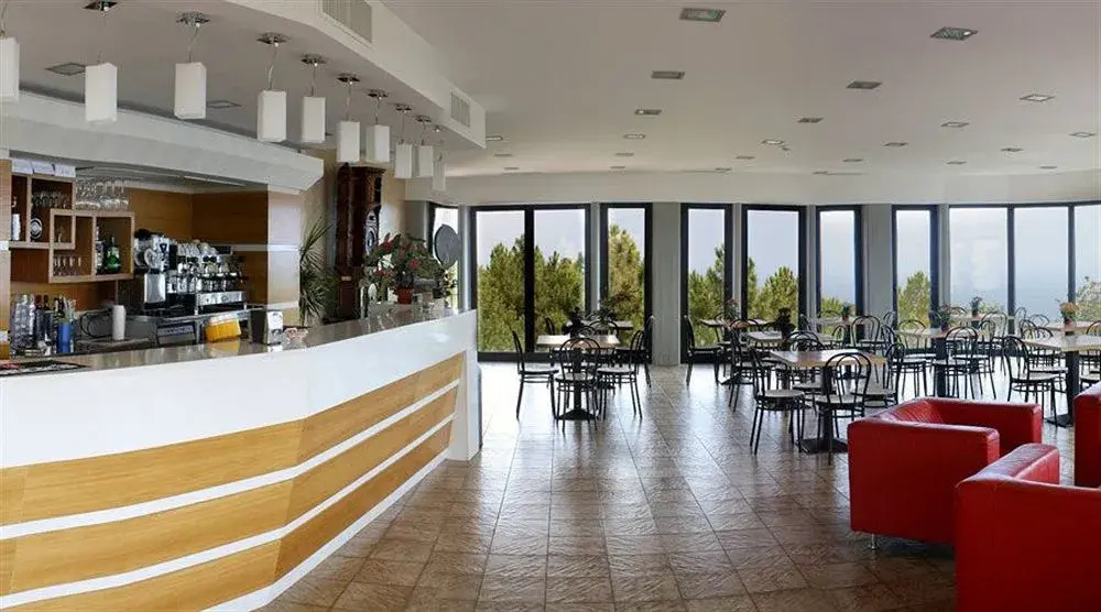 Emmaus Hotel