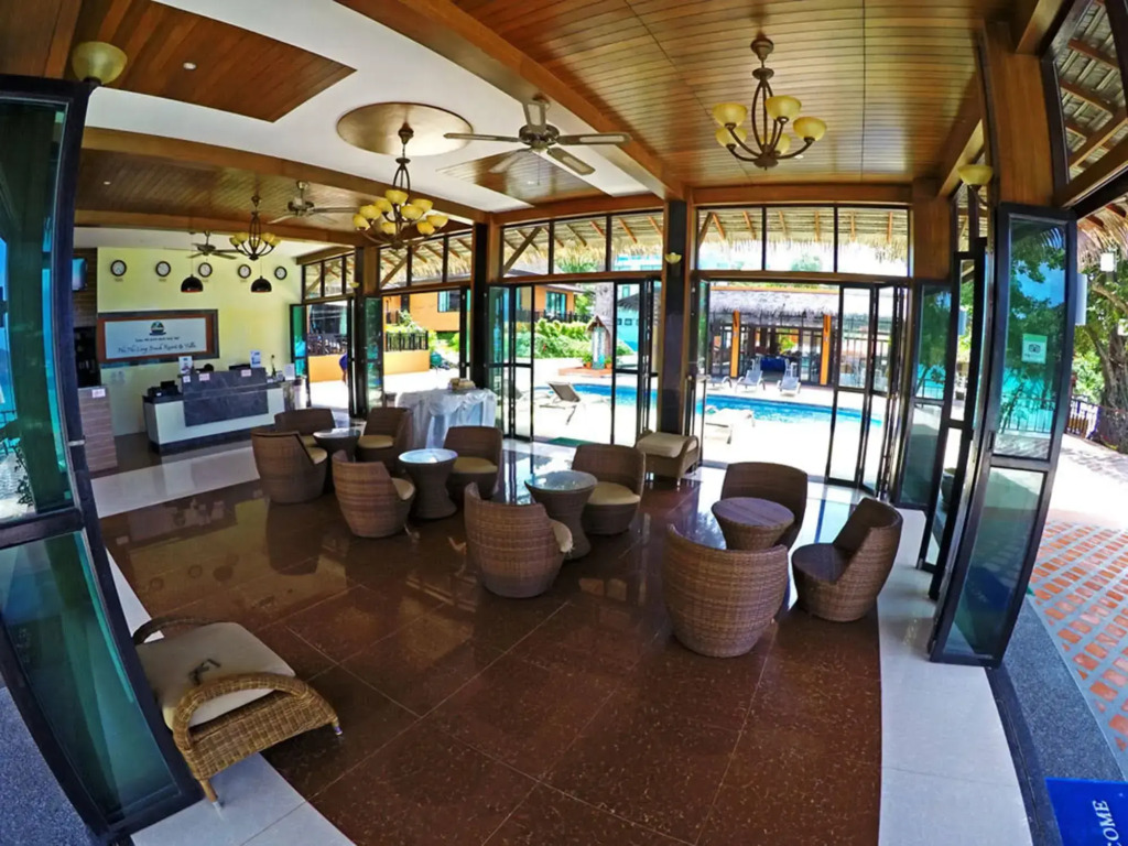 Phi Phi Long Beach Resort & Villa
