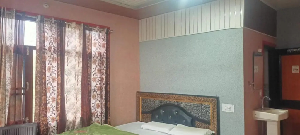 Yellowoaks Guest House