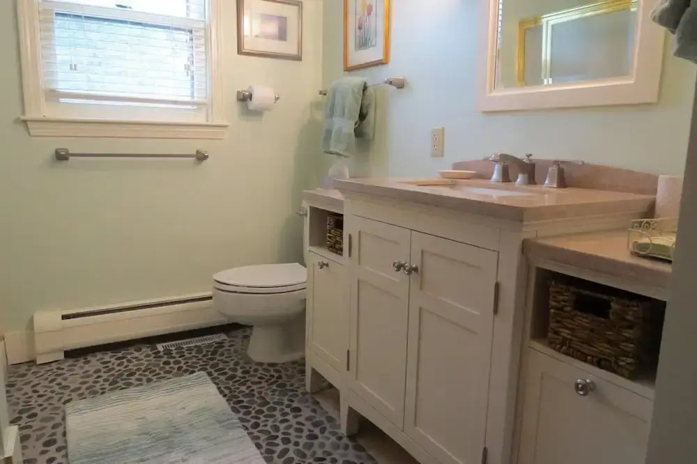 220 Bay View Road - Three Bedroom House
