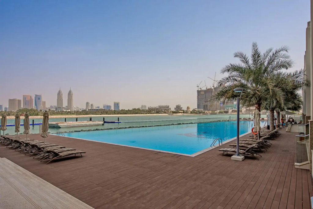 Stunning 1 Bedroom Sea View on the Palm