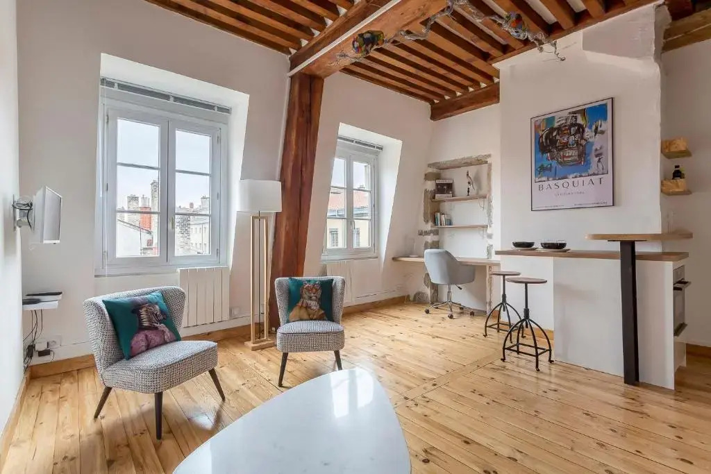 Janis - Studio vue sur les toits de Lyon - Appartement 2beapart