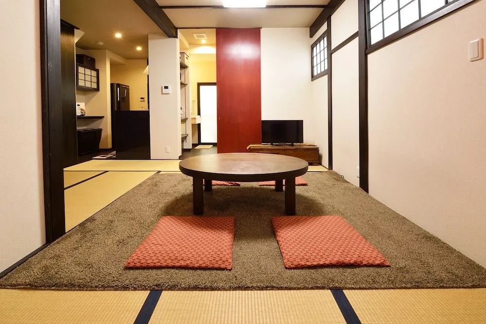 karaku Inn