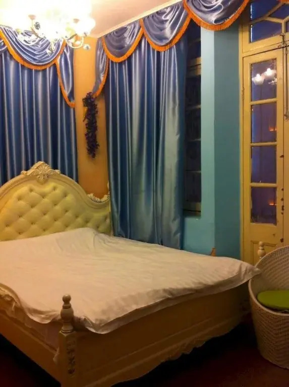 Longtou Hotel