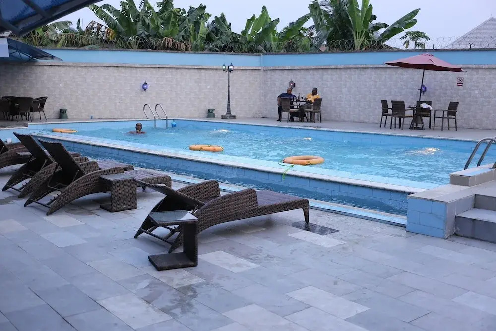 Aliz Ambruz Hotel