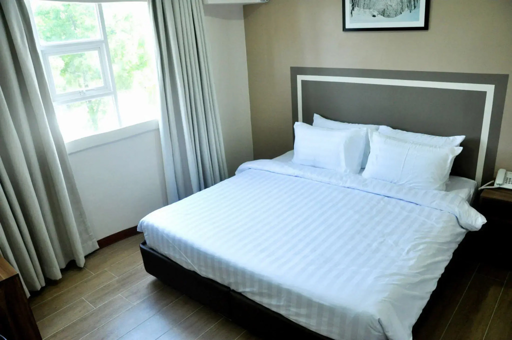 S Hotel & Residences