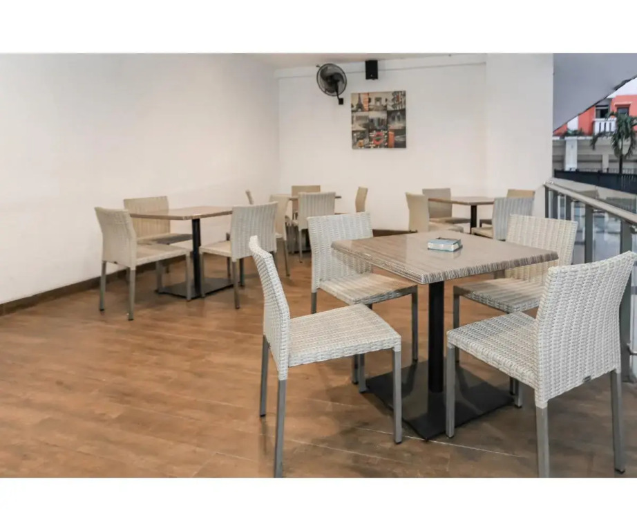 OYO 93645 Akasia Budget